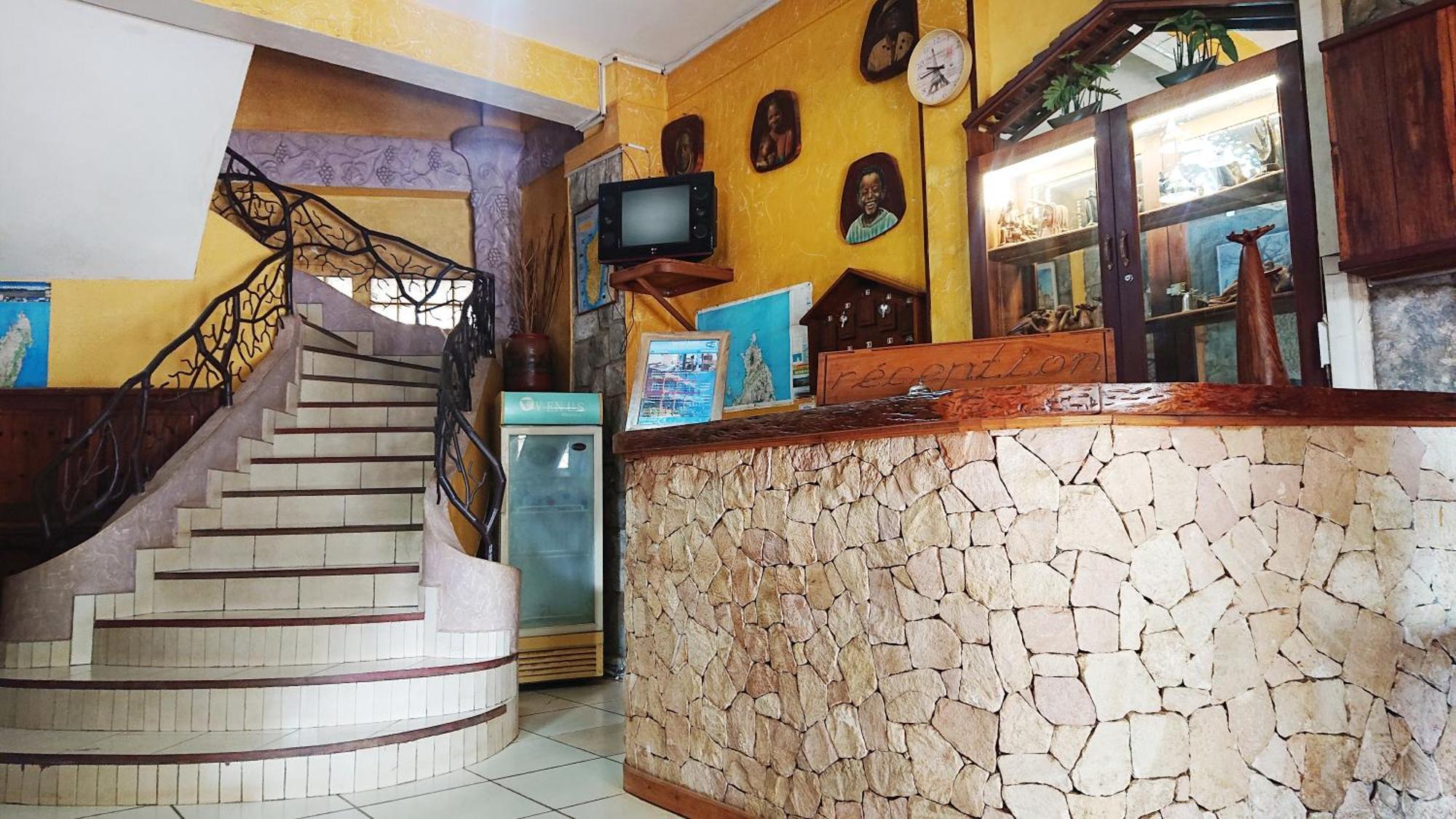 Central Hotel Antsiranana Exterior photo