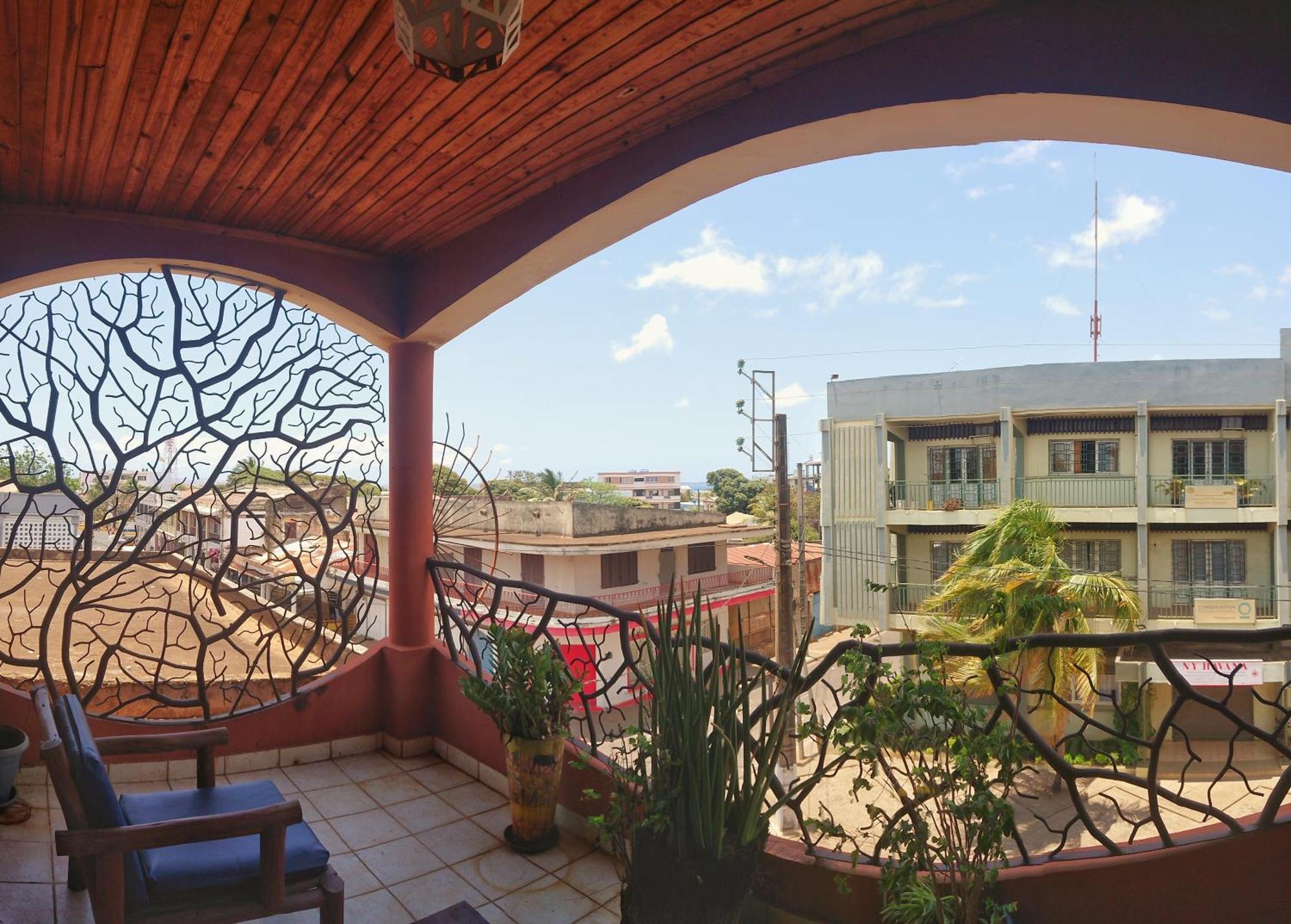 Central Hotel Antsiranana Exterior photo