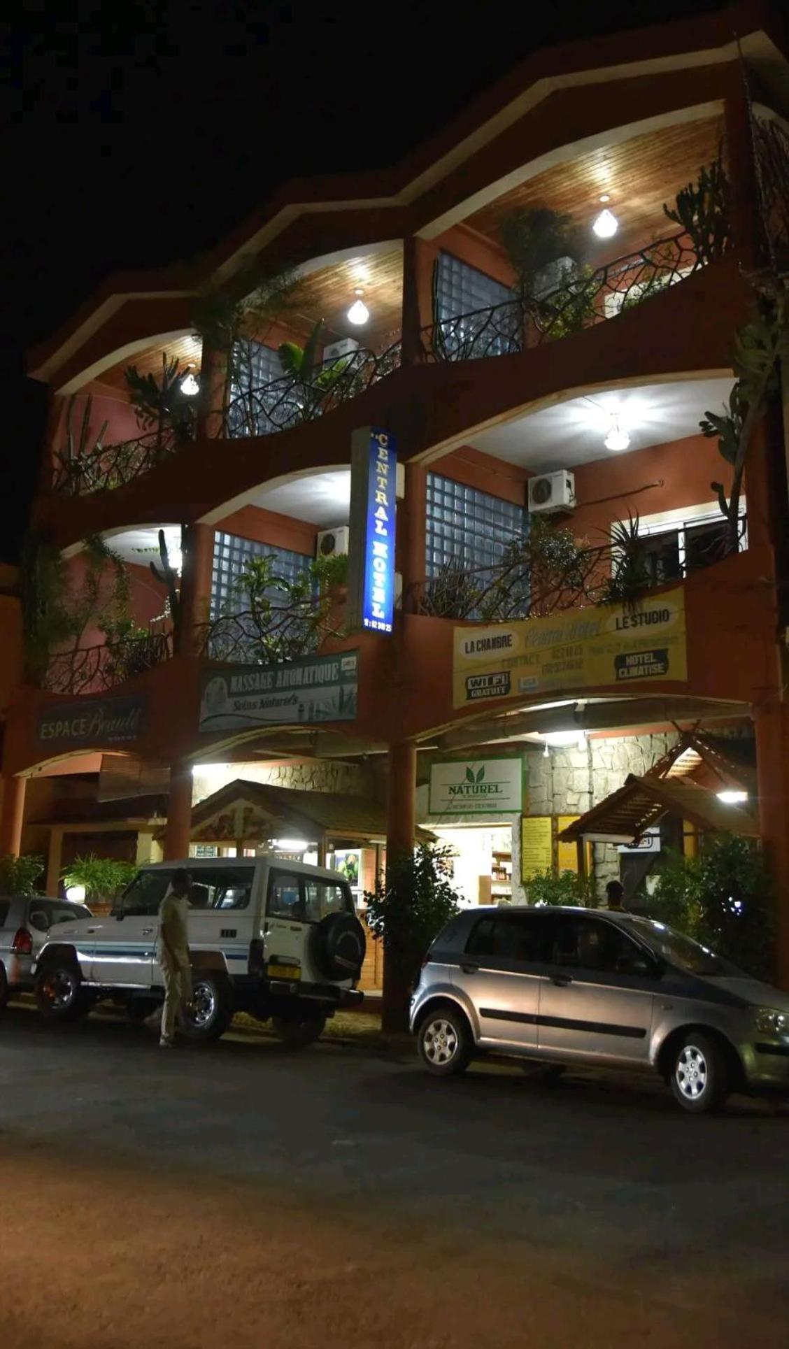 Central Hotel Antsiranana Exterior photo